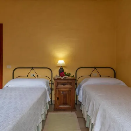 Rosas A Kır Evi *