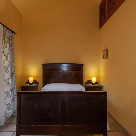 Kır Evi Rosas A *