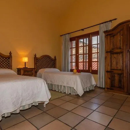 Rosas A Landhaus Agaete (Gran Canaria)